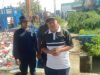 Pengerukan Sampah di Pintu Air Kali Capang, Inisiatif H. Kunang Disambut Dukungan DLH dan Warga Sukatani