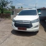 Diduga Mobil Dinas KPU Karawang Terparkir di Rumah Seorang Janda di Kecamatan Tirtajaya