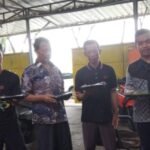 Jumat Berkah, Relawan Ade Kuswara Kunang Bagikan Ratusan Nasi Kotak 