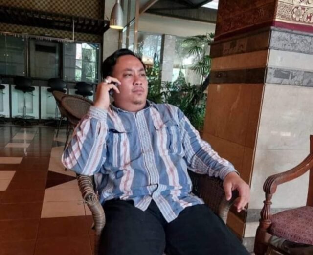 Screenshot_2025-04-28-10-00-56-168_com.whatsapp-edit