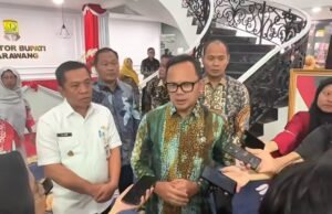 Wamendagri Apresiasi Efisiensi Rp100 Miliar Pemkab Karawang: Dorong Reformasi Birokrasi dan Pendataan Koperasi Merah Putih