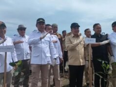 Gerindra Karawang Tanam 5.000 Mangrove dan Salurkan Bansos di Pesisir Cemara Jaya