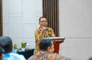 PEMILUKADA, diantara DEMOKRASI LANGSUNG atau PERWAKILAN