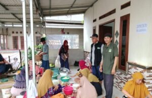 Hujan Tak Kunjung Reda, Pemdes Karangharja Buka Dapur Umum untuk Korban Banjir