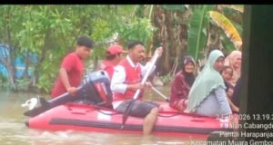 Nestapa Warga Desa Lenggahsari Berjuang dalam Kepungan Banjir Saat Ramadan