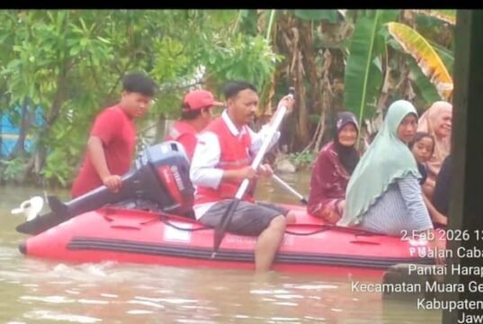Nestapa Warga Desa Lenggahsari Berjuang dalam Kepungan Banjir Saat Ramadan