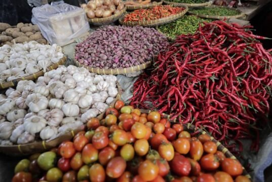 Stok Bapok di Karawang Diklaim Aman Jelang Idul Fitri, Disperindagkopukm Akui Harga Cabai Sempat Naik