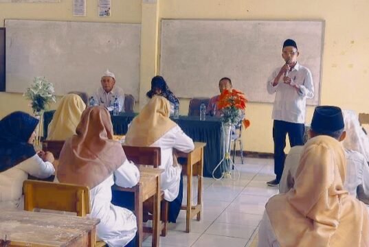 Hangat dan Penuh Kebersamaan, Sertijab Kepala Sekolah SMAN 1 Batujaya Jadi Momentum Harapan Baru