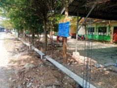 Pengawasan Amburadul, Proyek Pagar SMPN 1 Muaragembong Diduga Abaikan Spesifikasi
