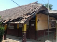 Alumni Desak Disdikbud Karawang Segera Revitalisasi Atap SDN Telukbango 6 yang Rusak Parah