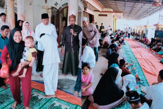 Kumpulkan Ratusan Anak Yatim, Kades Lenggahjaya Sadih Muhammad Farhan Gelar Santunan Sekaligus Mohon Doa Restu Lanjut Tiga Periode