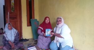 Salurkan Al-Qur’an untuk Pengajian dan Ponpes di Desa Bantarjaya, Layla Rizky Tegaskan Murni Amanah Donatur