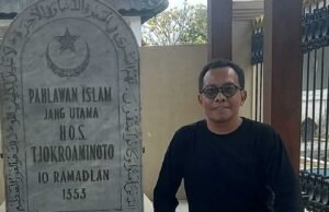 Hitam Putih Koperasi Merah Putih