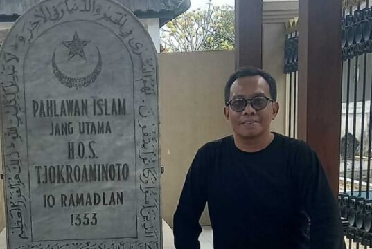 Hitam Putih Koperasi Merah Putih