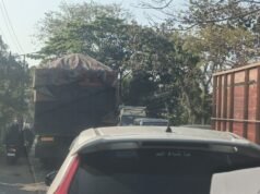 Truk Mogok Picu Kemacetan di Ruas Tanjungpura–Rengasdengklok, Pengendara Desak Evaluasi Jam Operasional Kendaraan Berat