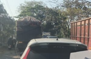 Truk Mogok Picu Kemacetan di Ruas Tanjungpura–Rengasdengklok, Pengendara Desak Evaluasi Jam Operasional Kendaraan Berat