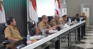 Sekda Karawang Tekankan Efisiensi Anggaran dan Optimalisasi PAD dalam Evaluasi APBD 2026