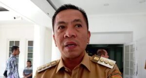 Bupati Karawang Tegas: Oil Spill di Pesisir Pantai Cemarajaya Bersihkan Sekarang, Soal Sumber Tunggu Hasil Lab