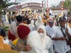 Petahana H. Akim Kembali Bertarung, Ribuan Pendukung Padati Pendaftaran Pilkades Jayabakti