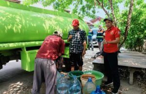 Saat Warga Krisis Air, Sosok Bakal Calon Kades Ini Justru Turun Membawa Harapan