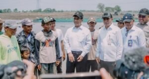 Dampingi Mentan Tinjau Sawah Kekeringan di Karawang, Bupati Aep Dorong Perluasan Akses Alsintan