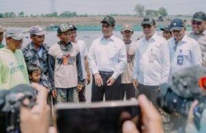 Dampingi Mentan Tinjau Sawah Kekeringan di Karawang, Bupati Aep Dorong Perluasan Akses Alsintan