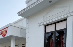 Kaca Kantor Desa dan BPD Sukadaya Pecah, Warga Sebut Ada Dugaan Oknum Perangkat Desa