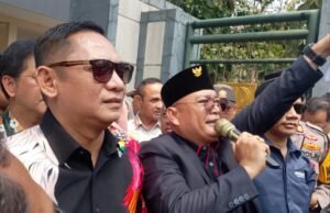 Plt Bupati Bekasi Temui Massa Wartawan, Tuntutan Evaluasi Kepala DLH Mengemuka