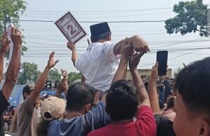 Diiringi Ribuan Pendukung, Kuwu Apud Kantongi Nomor Urut 2 di Pilkades Kertasari