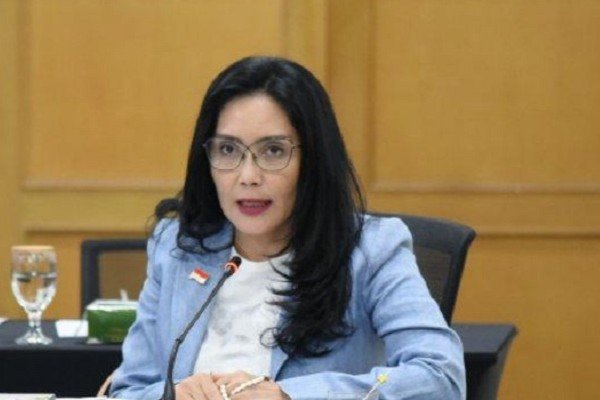 rieke-diah-pitaloka-setuju-gaji-anggota-dpr-dipotong-vRwttMmofa
